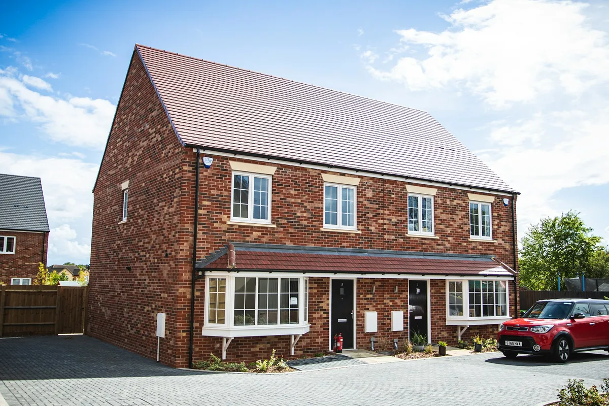 Moving house guide cover image